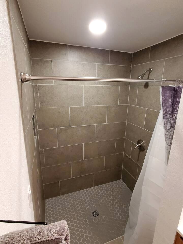 Beautiful Cabin with Fire Pit and Deck in Foxpark, Wyoming