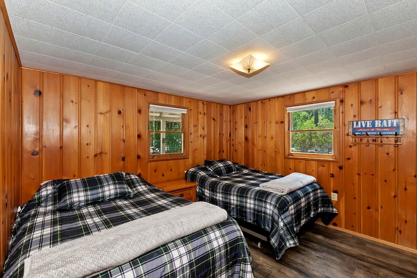 Beautiful Cabin with Fire Pit and Fireplace in Big Bear Lake, California