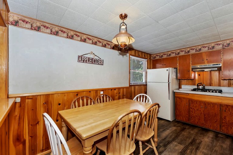 Cabins (United States of America, Big Bear Lake, California)