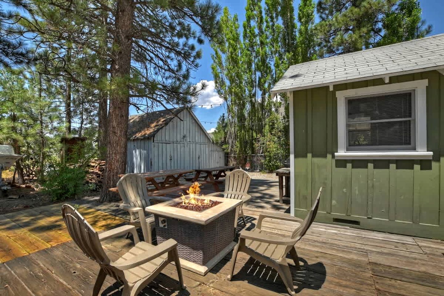 Beautiful Cabin with Fire Pit and Fireplace in Big Bear Lake, California