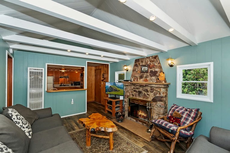 Cabins (United States of America, Big Bear Lake, California)