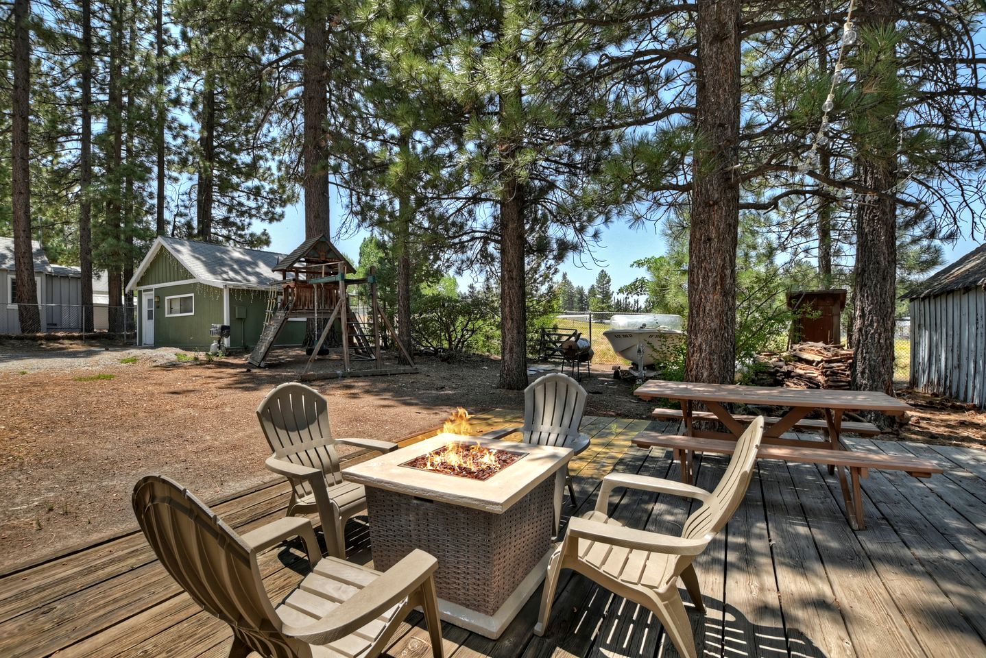 Beautiful Cabin with Fire Pit and Fireplace in Big Bear Lake, California