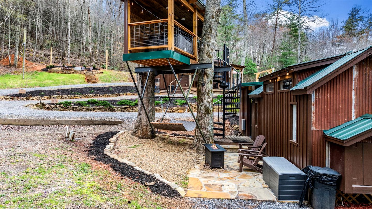 Beautiful Cabin with Fire Pit in Hayesville, North Carolina
