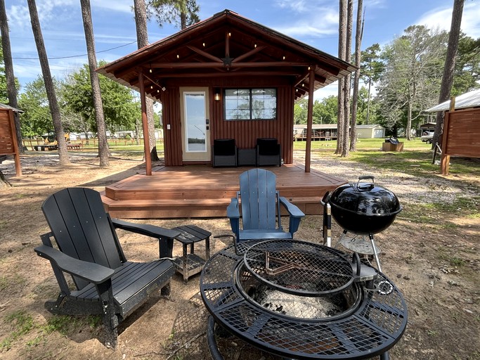 Cabins (United States of America, Hemphill, Texas)