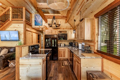 Beautiful Cabin Overlooking the Grand Lake in Oklahoma - Photo 2