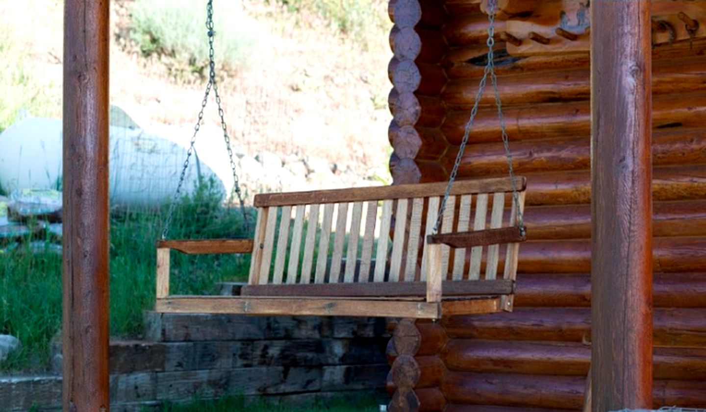 Beautiful Cabin Rental near Yellowstone National Park, Montana