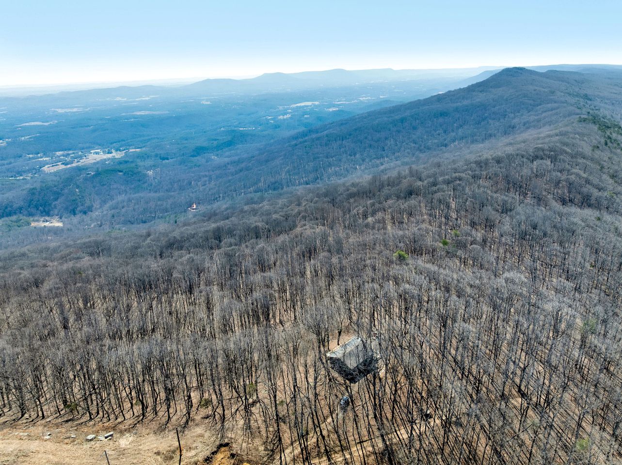Beautiful Cabin with Spectacular Views for an Unforgettable Getaway in Nature near Rising Fawn, Georgia