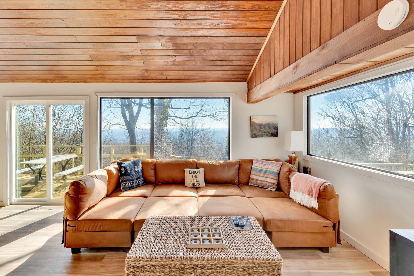 Beautiful Cabin with Spectacular Views for an Unforgettable Getaway in Nature near Rising Fawn, Georgia