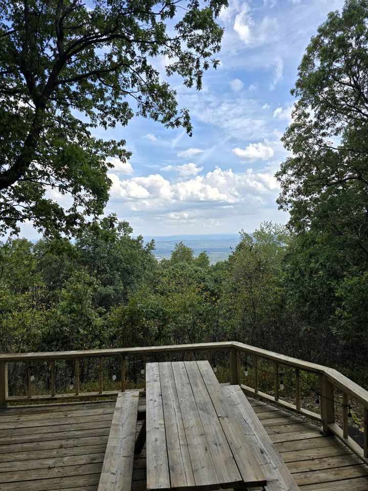 Beautiful Cabin with Spectacular Views for an Unforgettable Getaway in Nature near Rising Fawn, Georgia