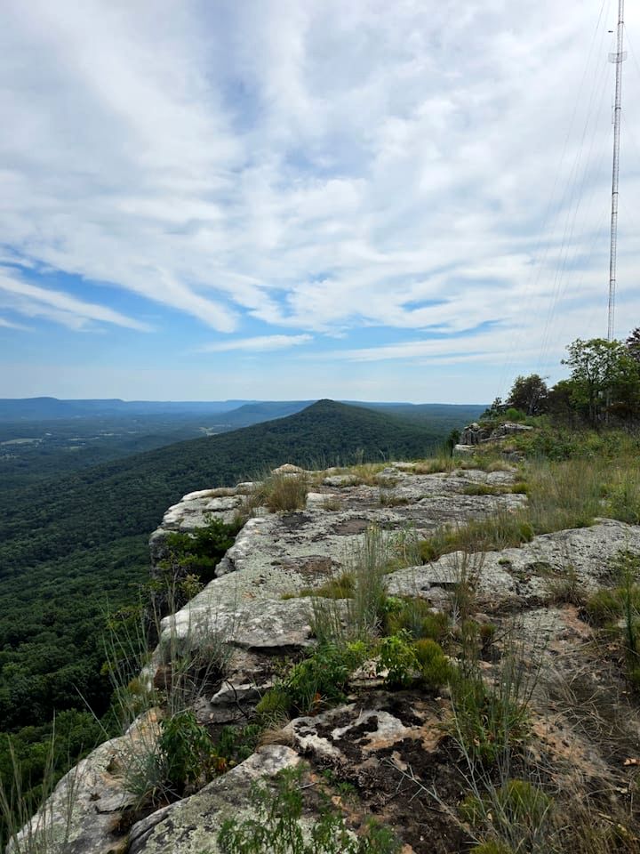 Beautiful Cabin with Spectacular Views for an Unforgettable Getaway in Nature near Rising Fawn, Georgia