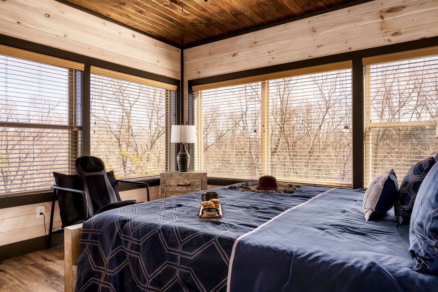 Beautiful Cabin with Private Hot Tub and Panoramic Views of the Great Smoky Mountains on the Skydeck, Minutes from Dollywood