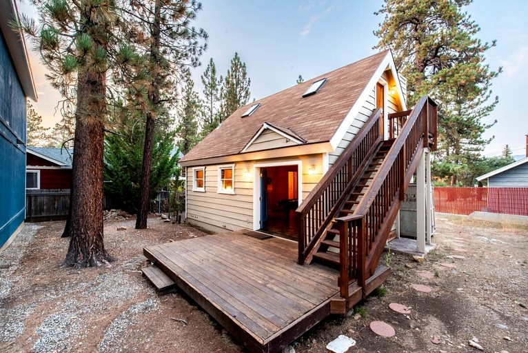 Cabins (United States of America, Big Bear Lake, California)