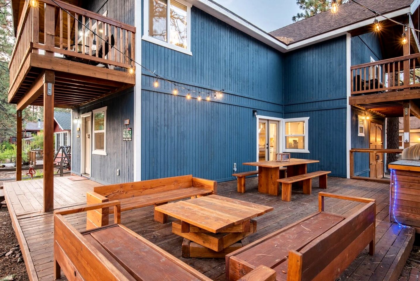 Gorgeous Cabin with Hot-tub, Pool Table and Barbecue in Big Bear Lake, California