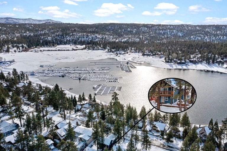 Cabins (United States of America, Big Bear Lake, California)