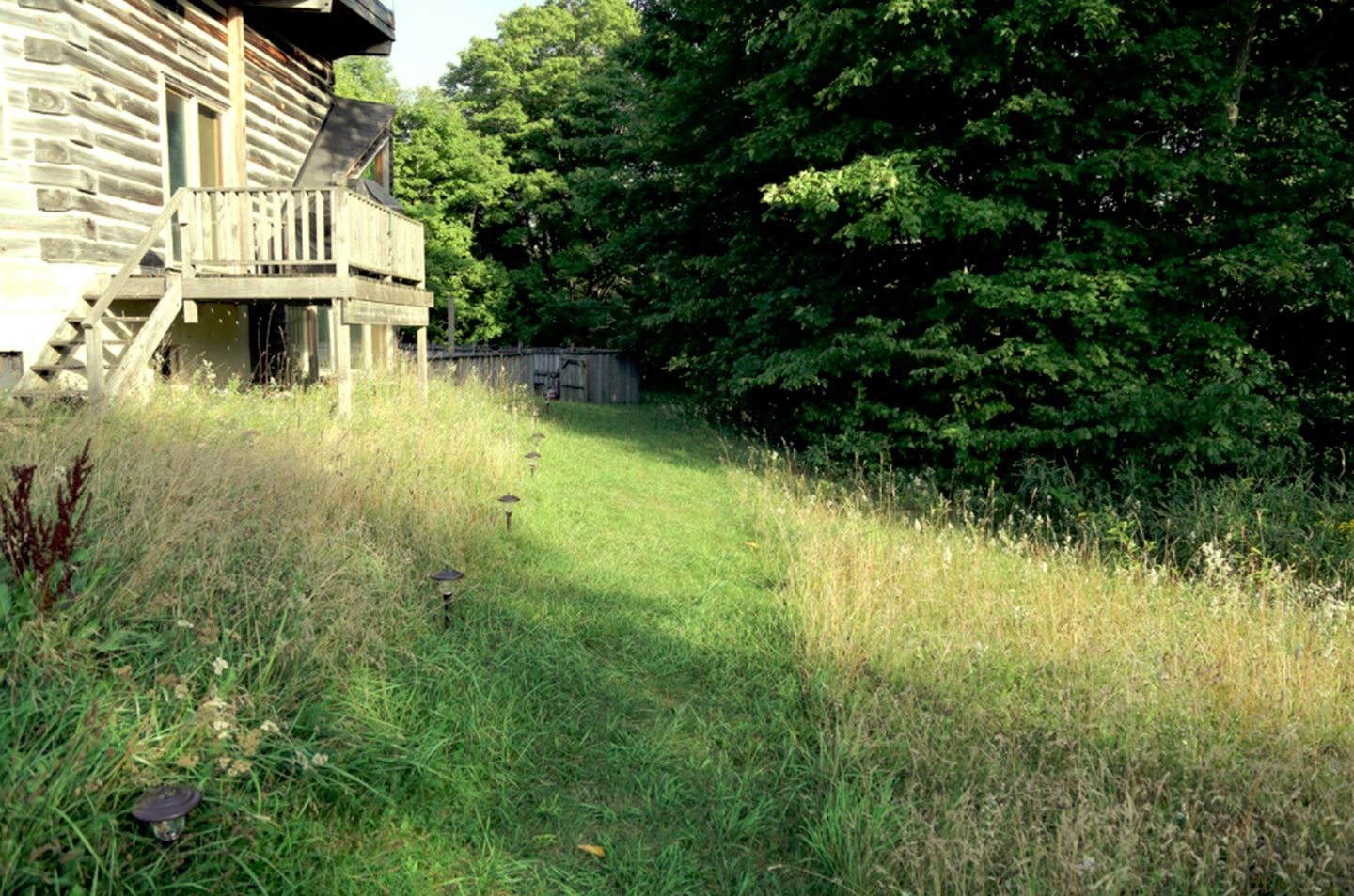 New Earth Estate Beautiful Chalet, Cabins, Markdale, Canada