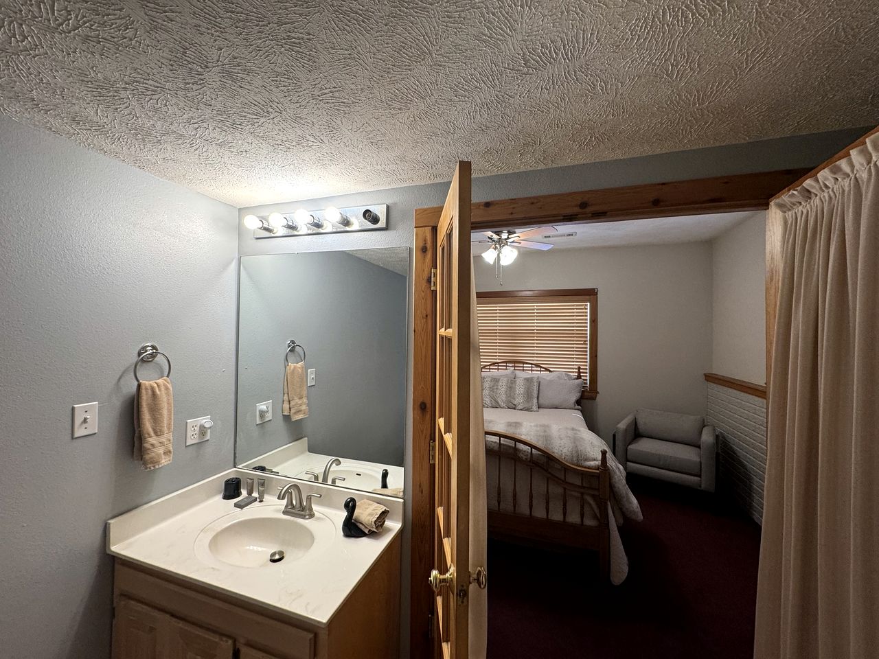 Beautiful Comfy Cabin Perfect for Families with Spa in Arkansas