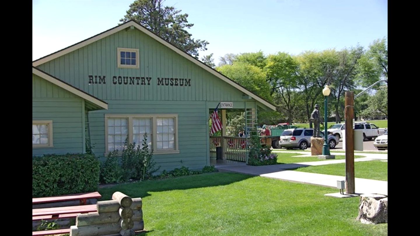 Beautiful Cottage with Barbecue in Payson, Arizona