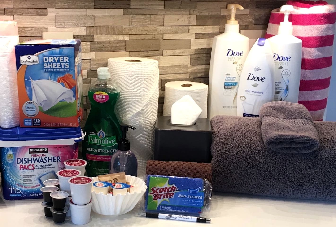 Beautiful Cottage with Hot-tub in Gary, Indiana