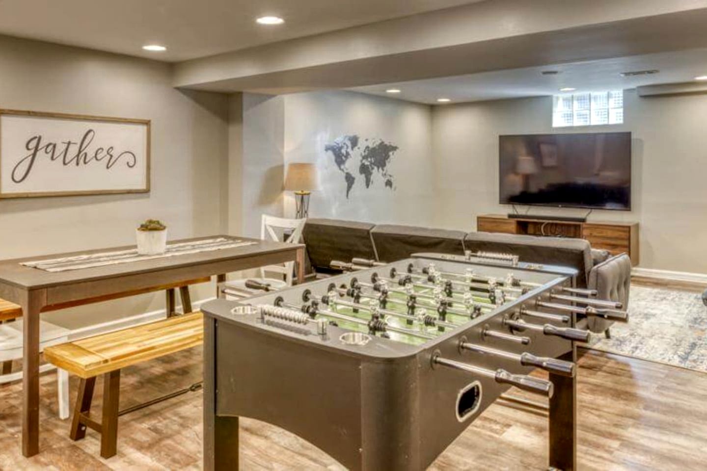 Beautiful Cottage with Hot-tub in Gary, Indiana