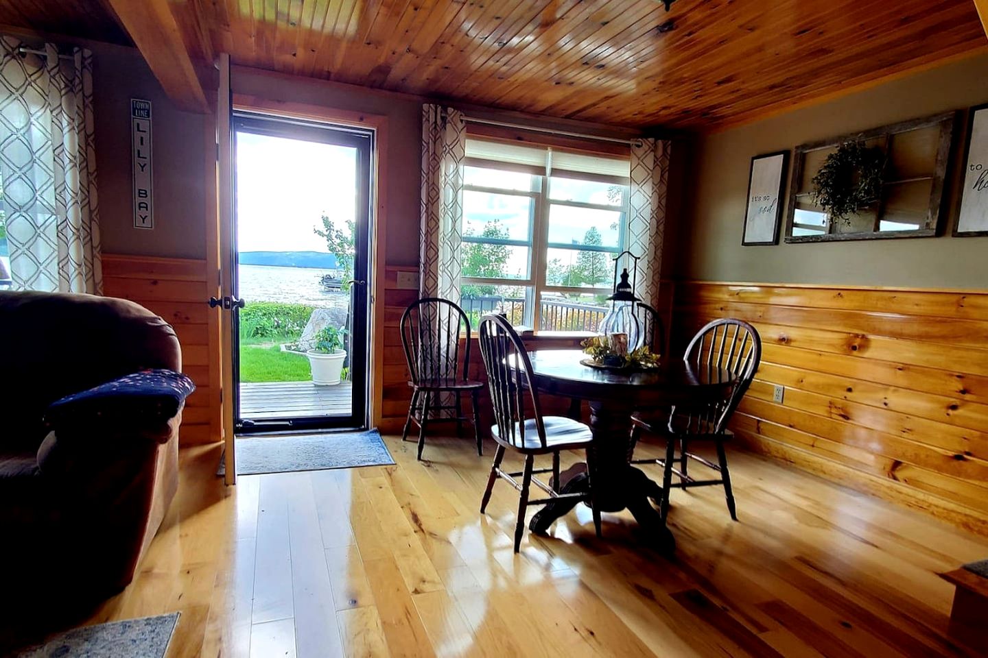 Beautiful Cottage with Lovely Outdoor Living with Views in Maine