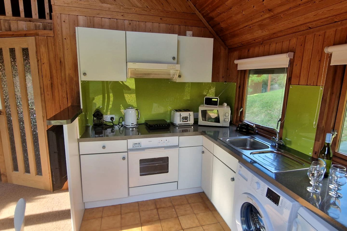 Beautiful Cottage with Swimming Pool in Helstone, England