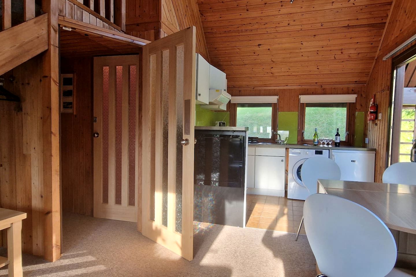 Beautiful Cottage with Swimming Pool in Helstone, England