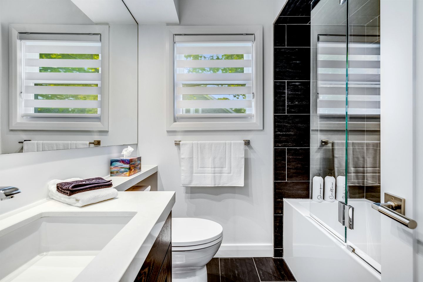 Beautiful Cottage with Swimming Pool in Kingsville, Ontario