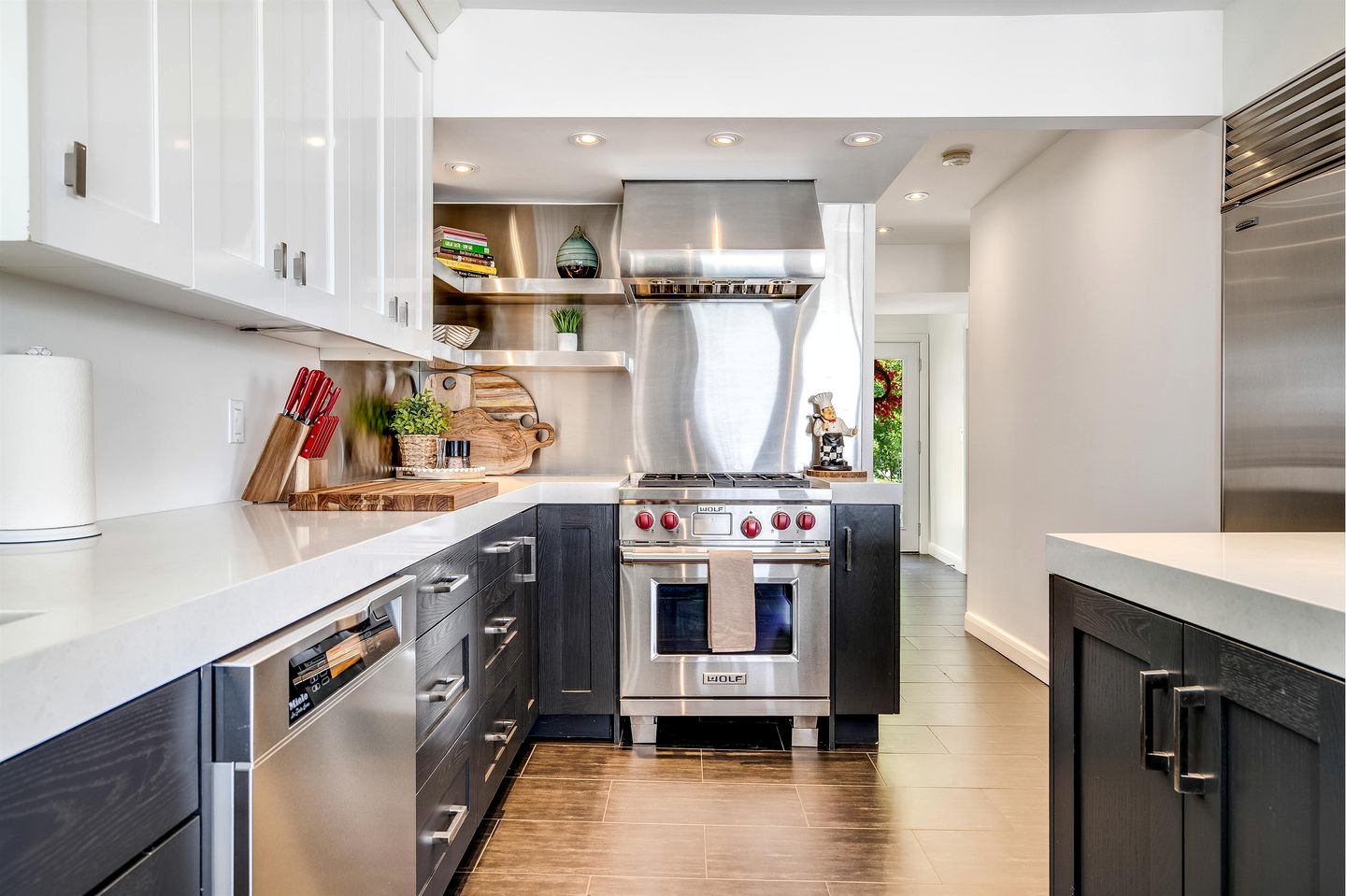 Beautiful Cottage with Swimming Pool in Kingsville, Ontario