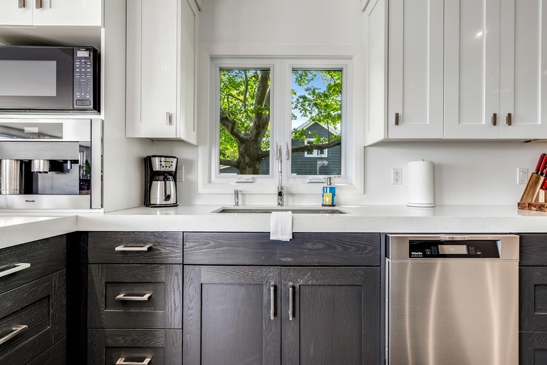 Cottages (Canada, Kingsville, Ontario)