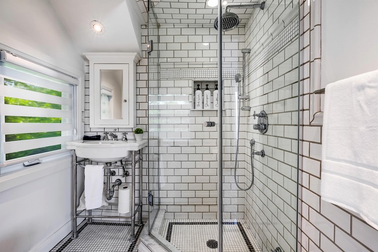 Cottages (Canada, Kingsville, Ontario)