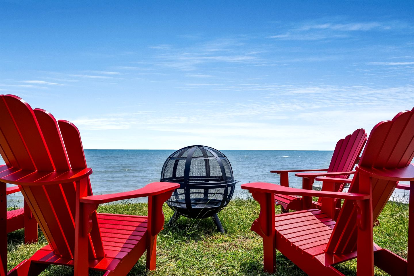 Beautiful Cottage with Swimming Pool in Kingsville, Ontario