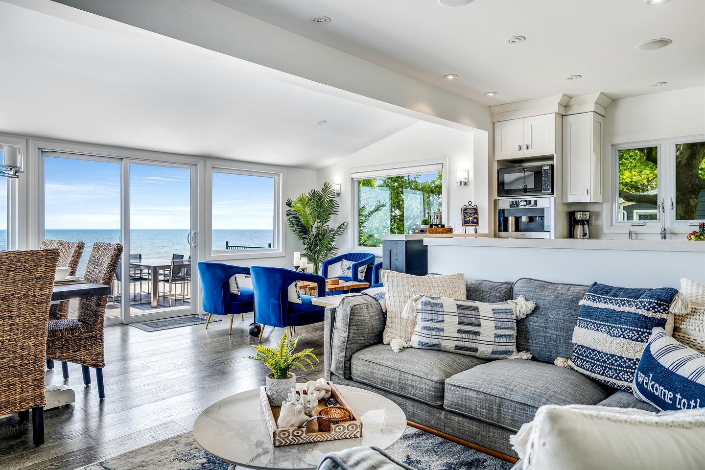 Beautiful Cottage with Swimming Pool in Kingsville, Ontario