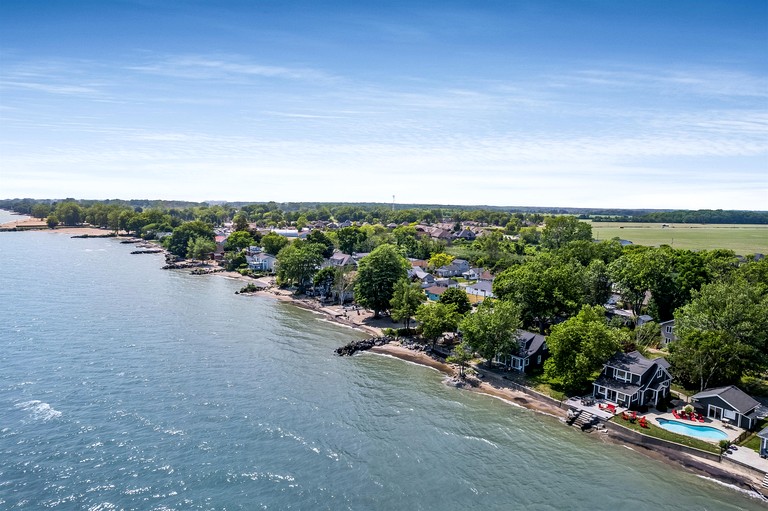 Cottages (Canada, Kingsville, Ontario)