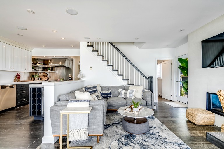 Cottages (Canada, Kingsville, Ontario)