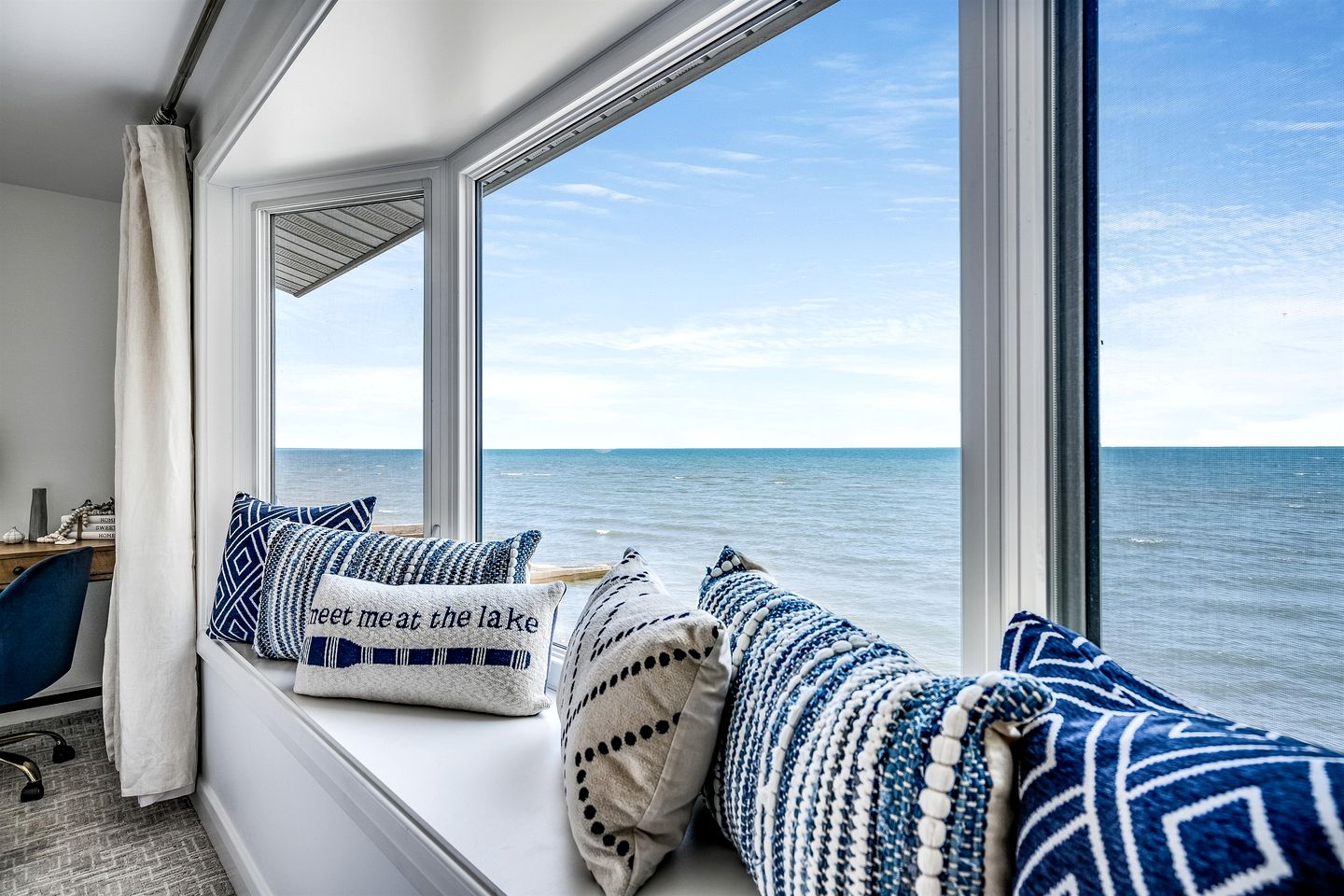 Beautiful Cottage with Swimming Pool in Kingsville, Ontario