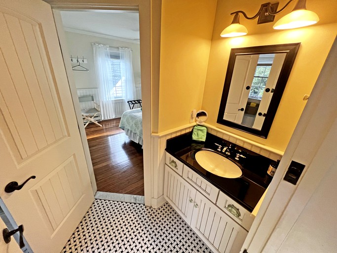 Cabins (United States of America, Jamestown, Rhode Island)