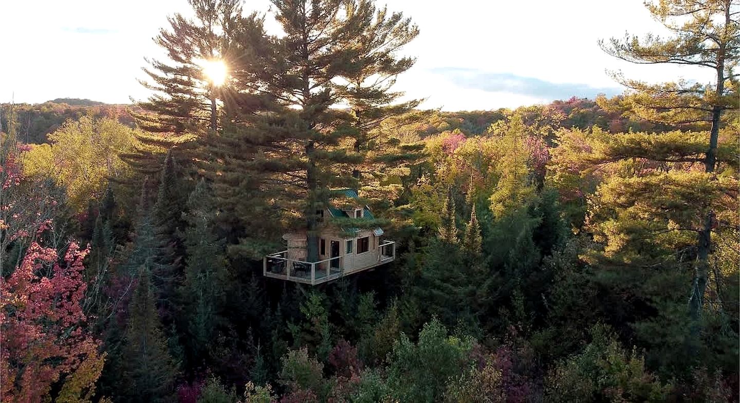 Tree Houses (Canada, Harrington, Quebec)