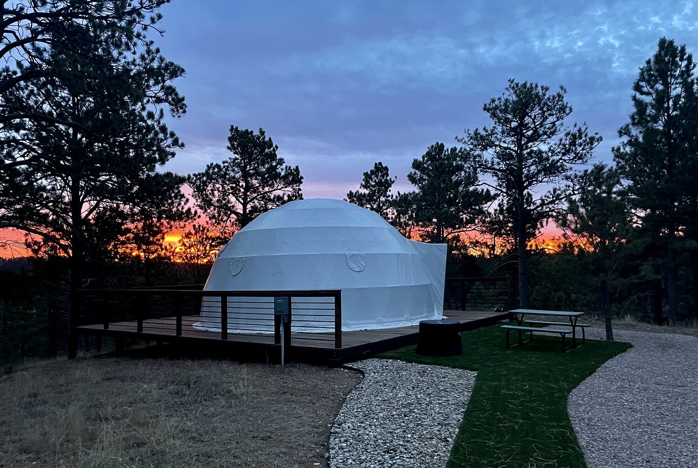 Beautiful Dome with Fire Pit in Hermosa, South Dakota