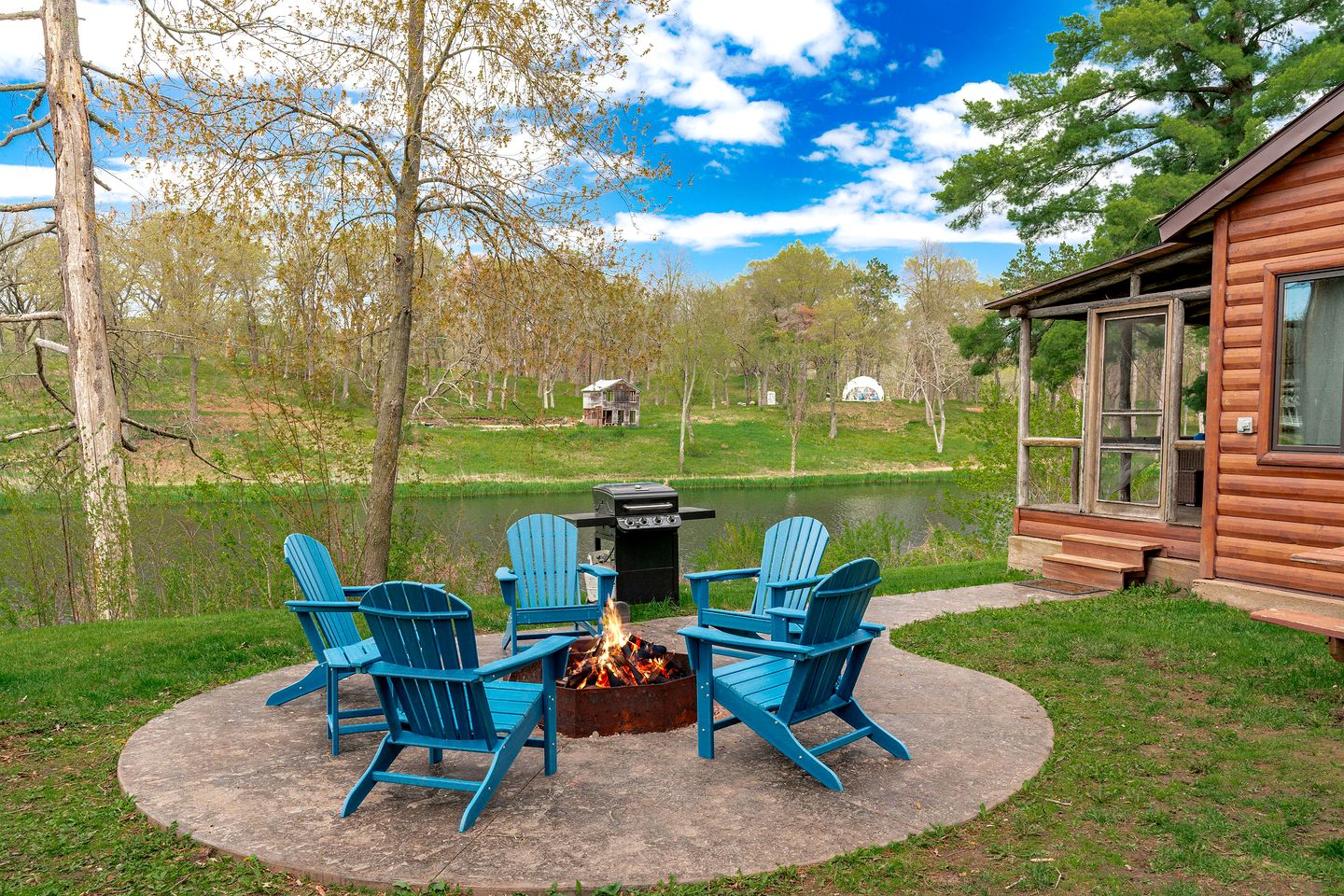 Beautiful Family Cabin with Cozy Interior and Exterior in Saint Croix Falls, Wisconsin