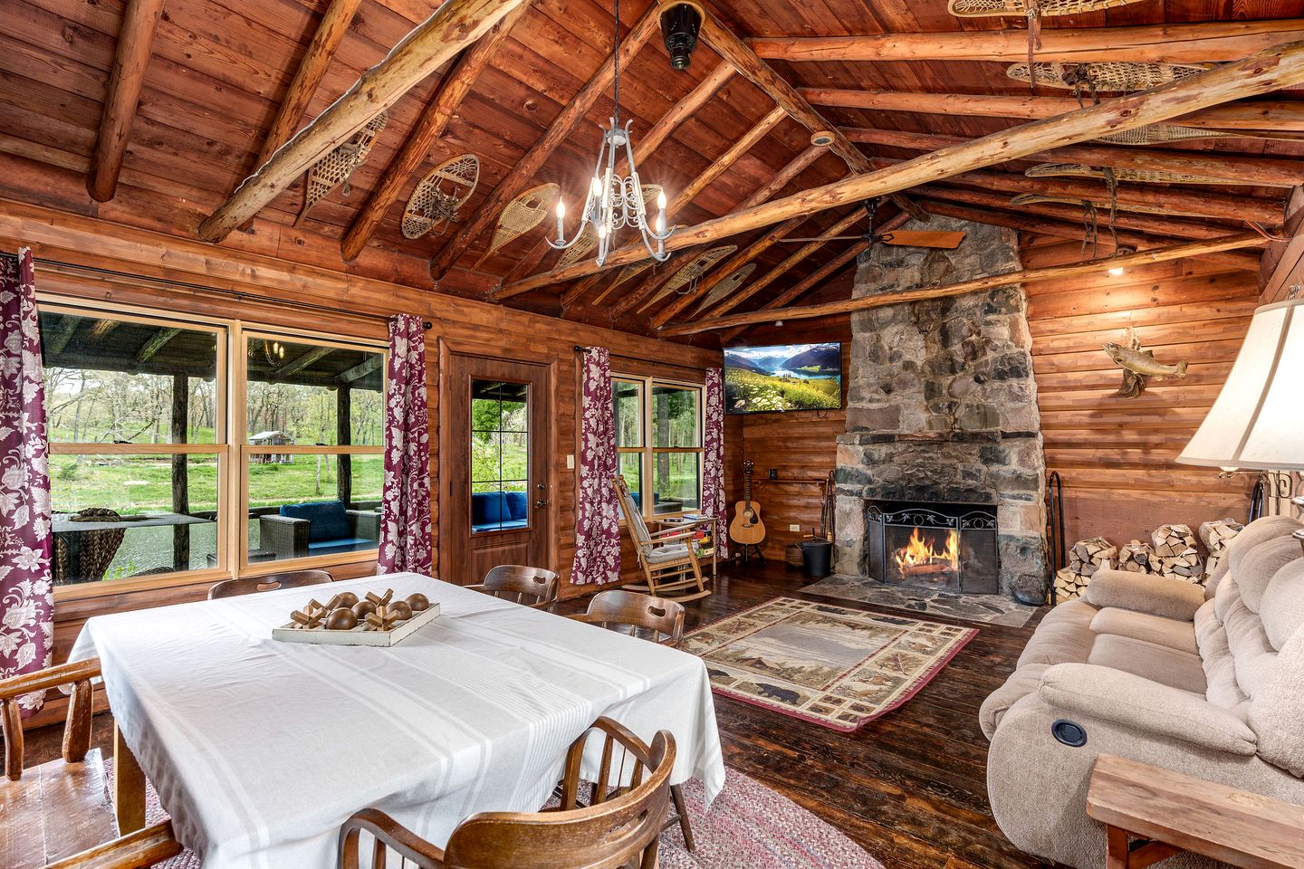 Beautiful Family Cabin with Cozy Interior and Exterior in Saint Croix Falls, Wisconsin