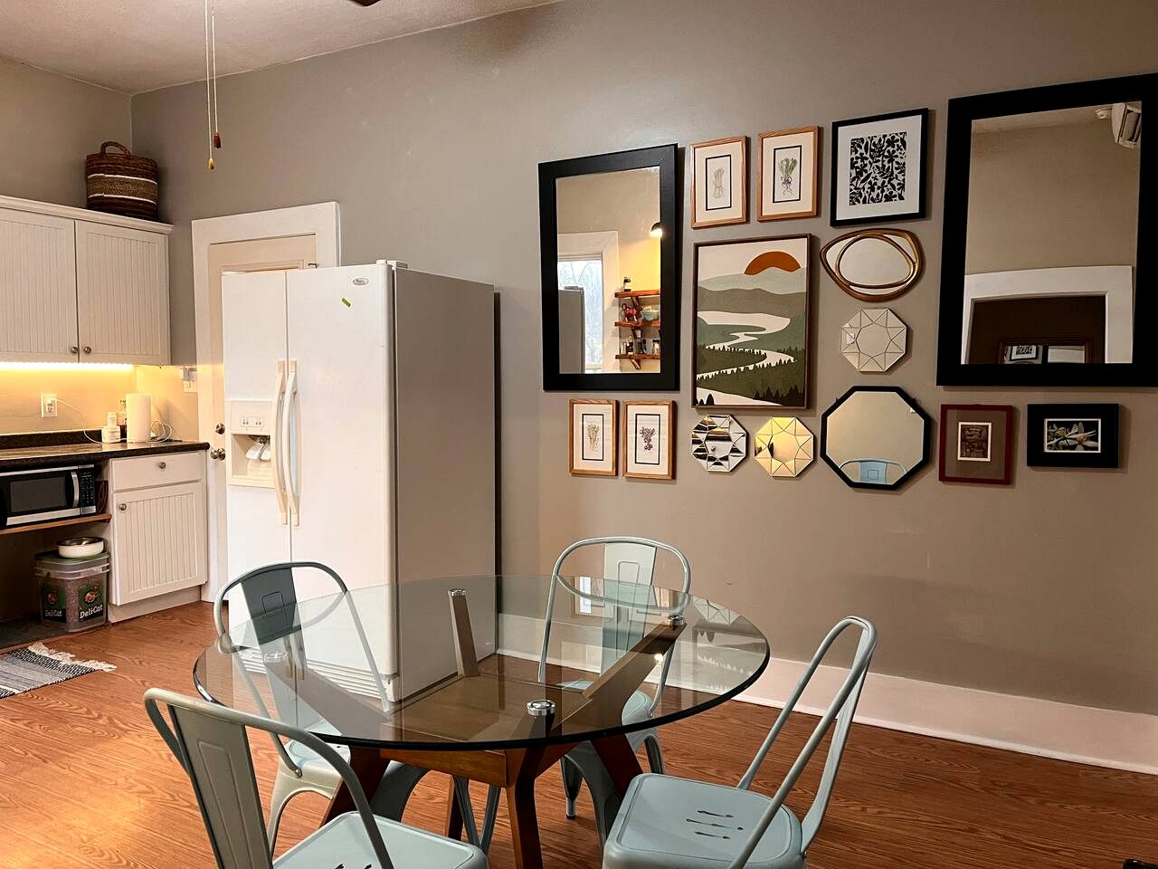 Beautiful Glamping Spot near Hartsburg, Missouri: Charming Pet-Friendly Cabin Perfect for a Family Vacation