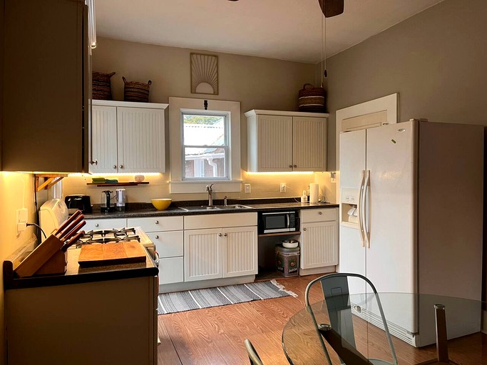 Cabins (United States of America, Hartsburg, Missouri)