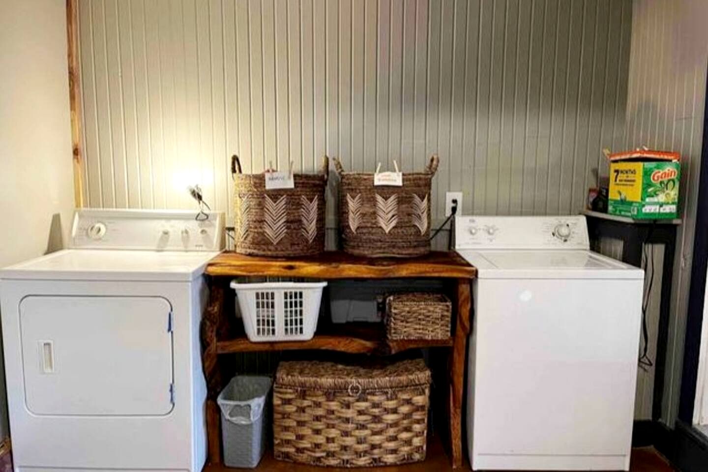 Beautiful Glamping Spot near Hartsburg, Missouri: Charming Pet-Friendly Cabin Perfect for a Family Vacation