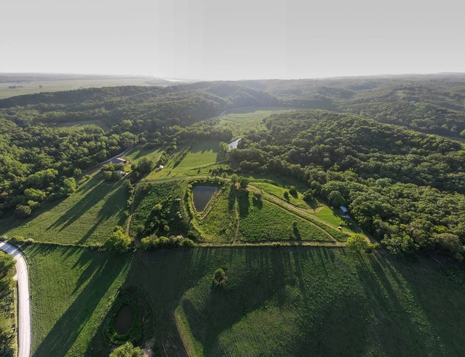 Cabins (United States of America, Hartsburg, Missouri)