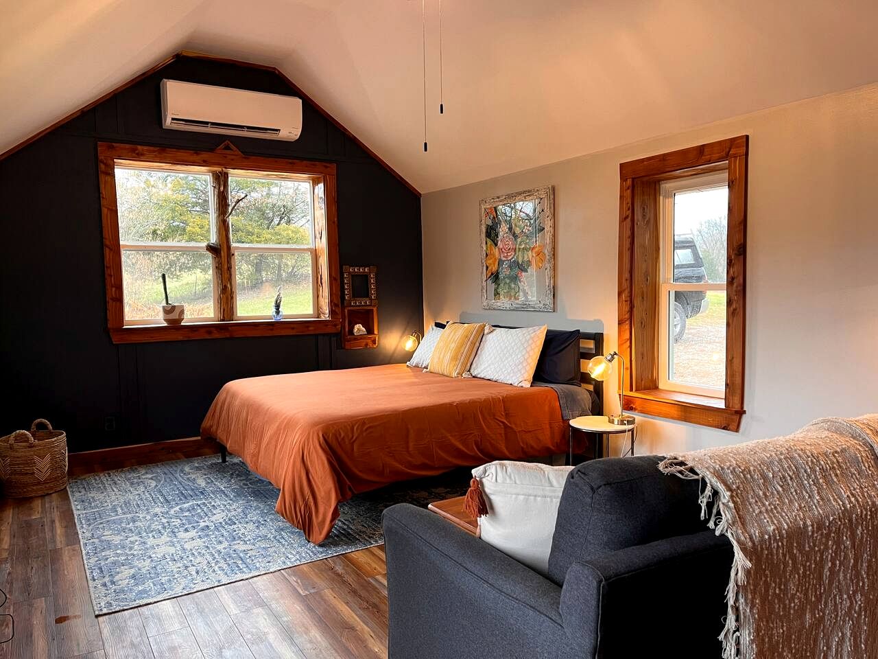 Beautiful Glamping Spot near Hartsburg, Missouri: Charming Pet-Friendly Cabin Perfect for a Family Vacation