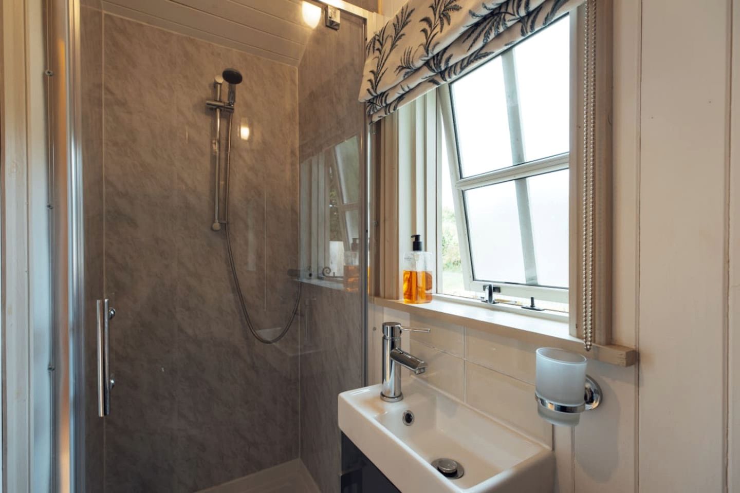 Beautiful Hut with Incredible Vistas in Haverfordwest, Wales