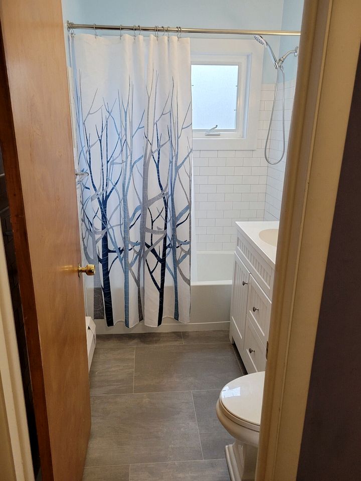 Beautiful Lakefront Cottage with Fire Pit in St. Ignace, Michigan