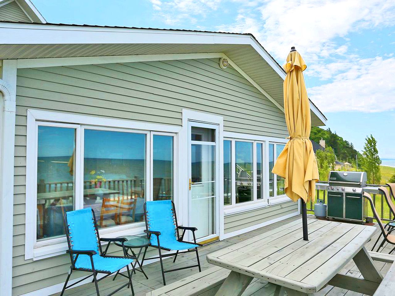 Beautiful Lakeside Cottage Rental on the Shore of Lake Michigan in Grand Haven