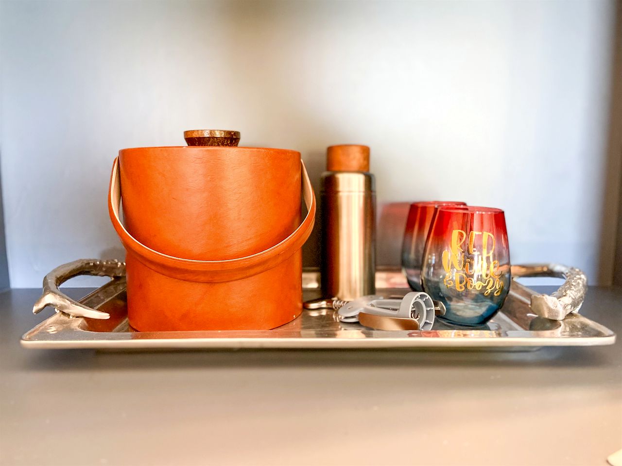 Beautiful Lakeside Rental with Hot-Tub in Igram, Texas, Perfect for Family Glamping Trips