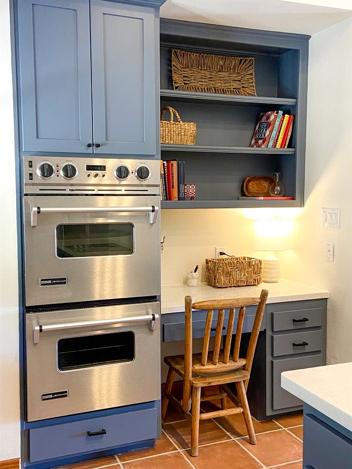 Beautiful Lakeside Rental with Hot-Tub in Igram, Texas, Perfect for Family Glamping Trips